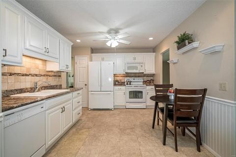 910 Parkwatch Dr, Ballwin, MO 63011 photo 12