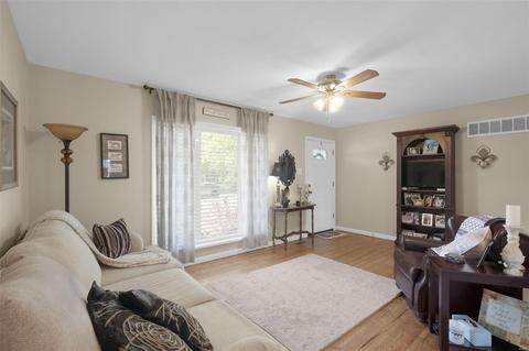301 Linda Ln, O'fallon, MO 63366 photo 4