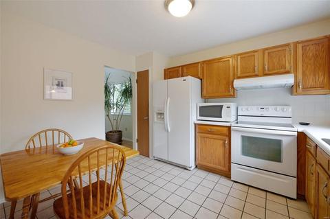 728 Country Stone Ct, Manchester, MO 63021 photo 4