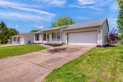 1357 Half Moon Dr, O'fallon, MO 63366 photo 3