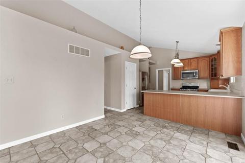 758 Hawk Run Dr, O'fallon, MO 63368 photo 16