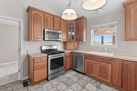 758 Hawk Run Dr, O'fallon, MO 63368 photo 12