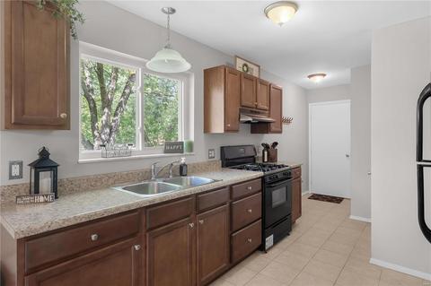 2323 Laredo Dr, O'fallon, MO 63368 photo 6