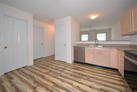 743 Hyde Dr, O'fallon, MO 63366 photo 17