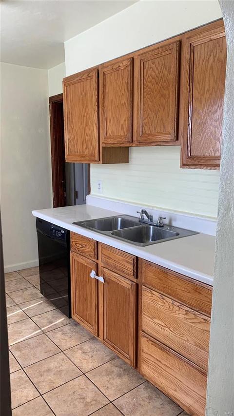 269 S Barat, Ferguson, MO 63135 photo 3