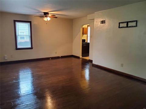 269 S Barat, Ferguson, MO 63135 photo 2