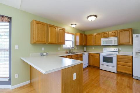 50 Spring Borough Ct, O'fallon, MO 63368 photo 9