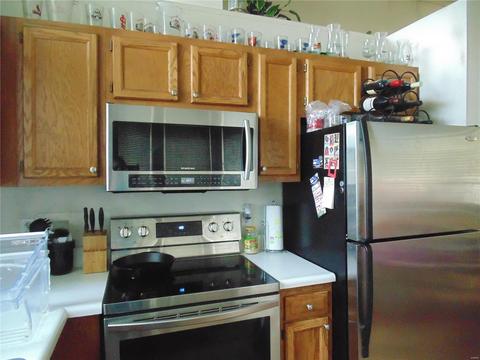 651 Cascade Lake Dr, Ballwin, MO 63021 photo 4