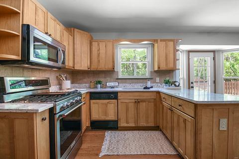 1049 Columbard Dr, Ballwin, MO 63021 photo 7