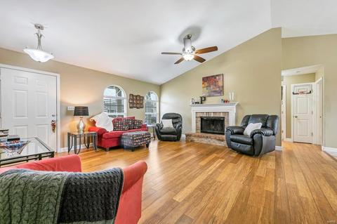 1428 Quiver Dr, O'fallon, MO 63366 photo 4