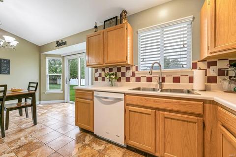 1428 Quiver Dr, O'fallon, MO 63366 photo 9