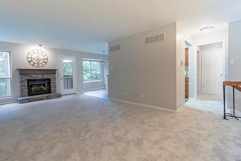 609 Pine Ridge Trails Ct #104, Ballwin, MO 63021 photo 4