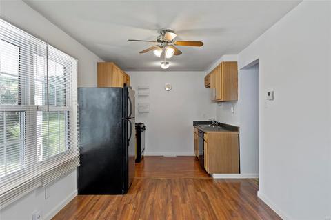3513 Dixie Dr, Saint Ann, MO 63074 photo 6