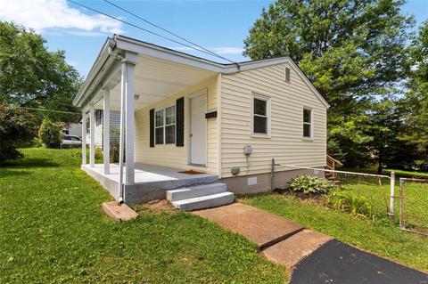 3513 Dixie Dr, Saint Ann, MO 63074 photo 2