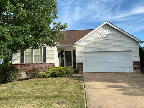 697 Top Notch Ln, Eureka, MO 63025 photo 2