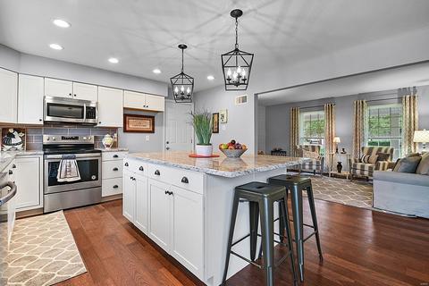 508 Duchesne Dr, O'fallon, MO 63366 photo 2