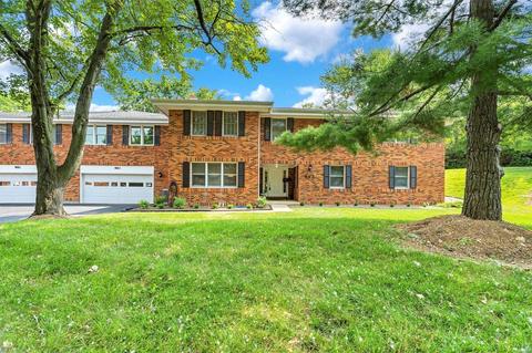 983 Claytonbrook, Ballwin, MO 63011 photo 2