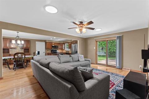 6 Cambridge Ct, Saint Charles, MO 63301 photo 5