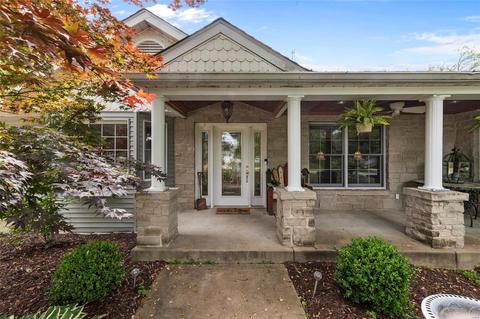 208 Lark Hill Ln, Ballwin, MO 63021 photo 3