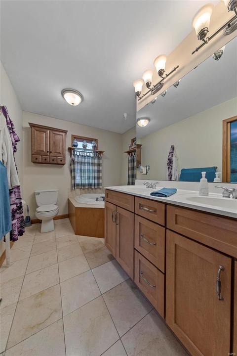 208 Lark Hill Ln, Ballwin, MO 63021 photo 16