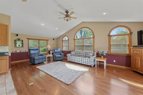 208 Lark Hill Ln, Ballwin, MO 63021 photo 9