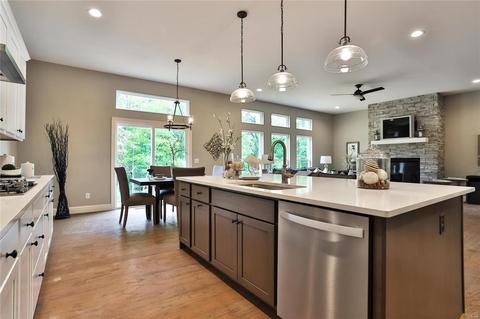 677 Summit Rd, Fenton, MO 63026 photo 6