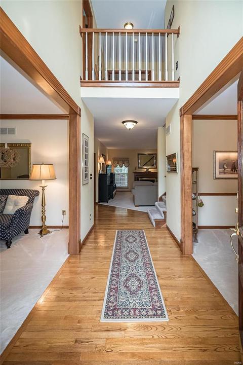 802 Castle Forest Ct, Ballwin, MO 63021 photo 3