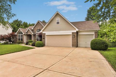740 Longfellow Cir, O'fallon, MO 63366 photo 3