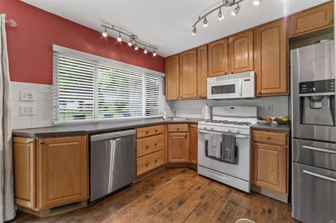 508 Arborwood Dr, Ballwin, MO 63021 photo 9