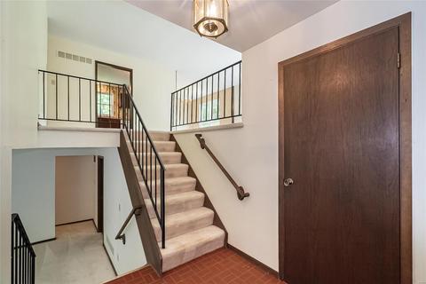 14 Rainfield Ct, Ballwin, MO 63021 photo 4