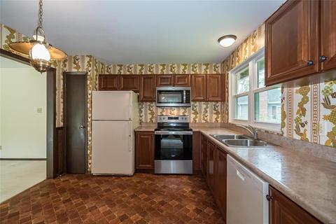 14 Rainfield Ct, Ballwin, MO 63021 photo 9