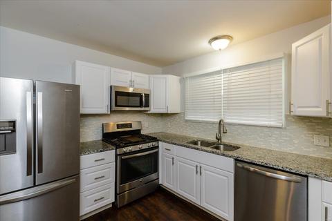 2402 Brookfield Ln, O'fallon, MO 63368 photo 3