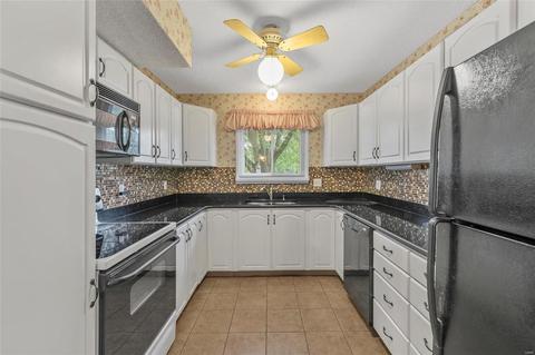 592 Arblay Pl, Manchester, MO 63011 photo 9