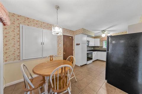 592 Arblay Pl, Manchester, MO 63011 photo 13