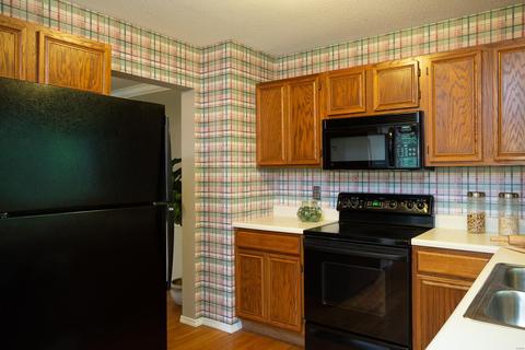 1015 Oak Glen Cir, Ballwin, MO 63021 photo 8