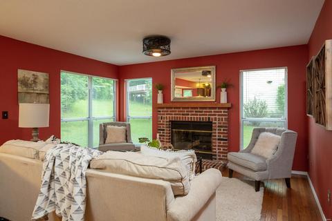 1015 Oak Glen Cir, Ballwin, MO 63021 photo 5