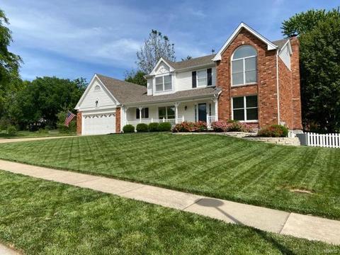 35 Log Hill Ln, Ballwin, MO 63011 photo 2