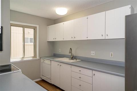 1665 Country Hill Ln, Manchester, MO 63021 photo 5