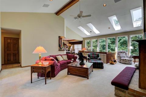 819 Timber Glen Ln, Ballwin, MO 63021 photo 3