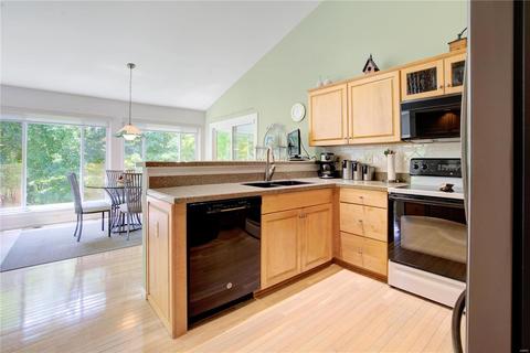 761 Charleston Oaks Dr, Ballwin, MO 63021 photo 4