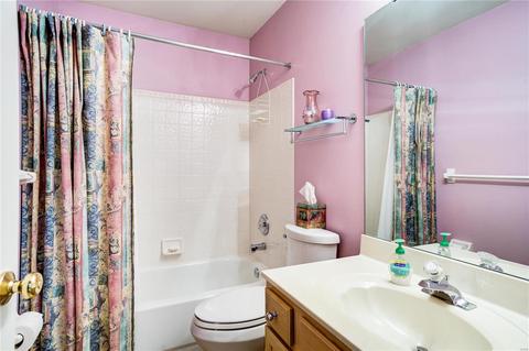 761 Charleston Oaks Dr, Ballwin, MO 63021 photo 15
