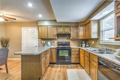 910 Saint Paul Ln, O'fallon, MO 63366 photo 9