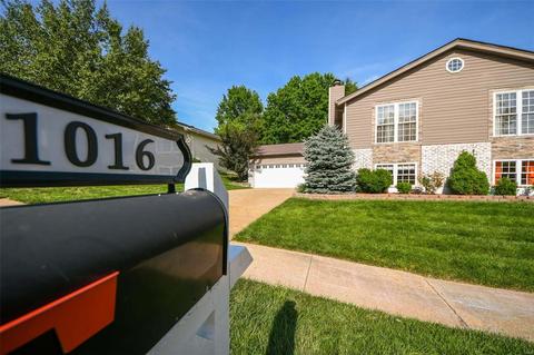 1016 Hollyleaf Ct, Ballwin, MO 63021 photo 1