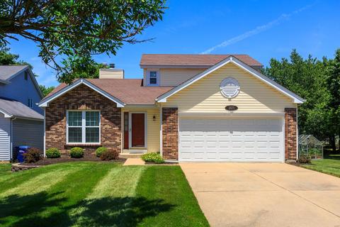 2571 Barrett Place Dr, Ballwin, MO 63021 photo 1