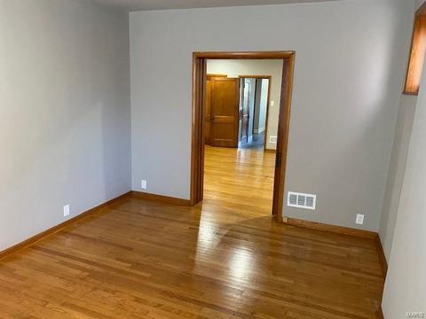561 Eiler St, Saint Louis, MO 63111 photo 5