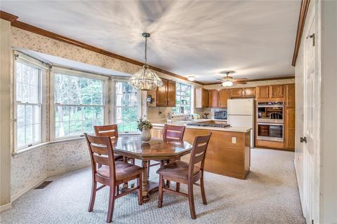 1586 Carman Valley Dr, Ballwin, MO 63021 photo 14