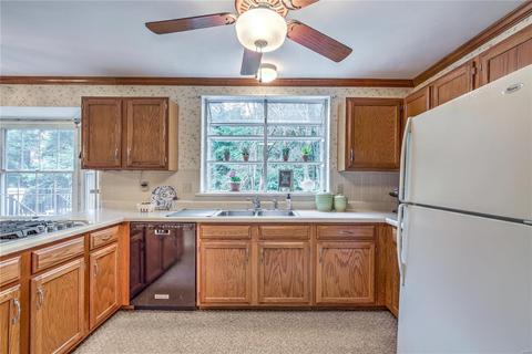 1586 Carman Valley Dr, Ballwin, MO 63021 photo 12