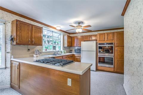 1586 Carman Valley Dr, Ballwin, MO 63021 photo 11