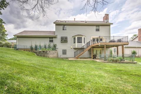 1586 Carman Valley Dr, Ballwin, MO 63021 photo 3