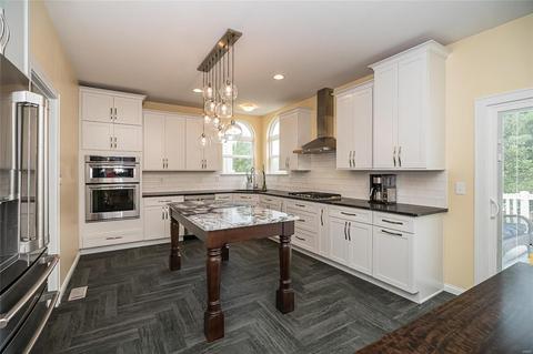 1217 Arbor Bluff Cir, Ballwin, MO 63021 photo 17